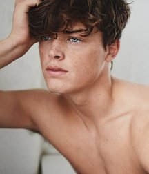 Shirtless Twinky Studs 5c32834e0555f.jpg