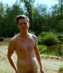 Nudists 5c46045e33930.png