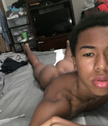 Selfies 5c4644cc3d143.png