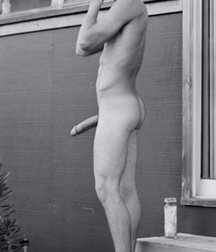 Naked Boys Outside 5cbe3b727d87a.jpg