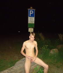 Naked Boys Outside 5cbe3b7754bec.jpg