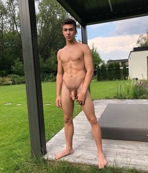 Ouside and Naked! 5cc4d80fa999b.jpg