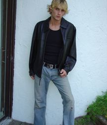 Mystery Pics 5cc63a263a8b4.jpg