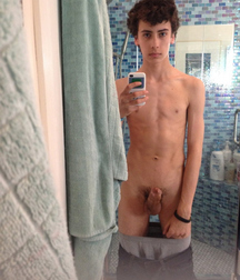 Boys & Selfies 5d3e40415d07c.jpg