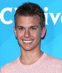 Hot TV Boys 5d55fb81b261c.jpg