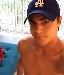 Hot TV Boys 5d55fba26ab3c.jpg