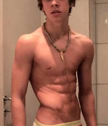 Guys I'd Like to See Naked 5d6b2c35d5de7.jpg
