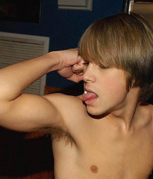 3 Twinks in Series 5d6b2cc716a68.jpg