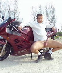Bein Nude Outside 5d82acd0188e5.jpg
