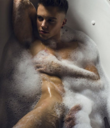 Some Great Pics! 5daa7ad6aadd4.png