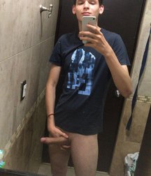 Boys & Their Cock Selfies 5e124aff405e1.jpg