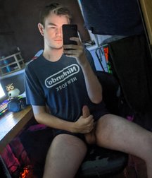 Boys & Their Cock Selfies 5e124b01f1dcf.jpg