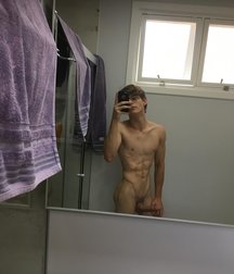 Boys & Their Cock Selfies 5e124b141e5d0.jpg