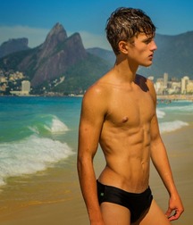 Hot, Hunky Non-Nude Twinks 5eb0578f4cd3e.jpg