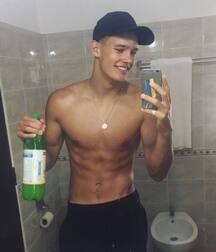 Shirtless Boys - Underwear 5eb2210e11b2b.jpg