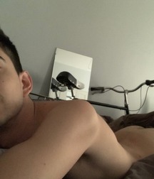 Naked Boy Selfies - They Love Themselves 5eb55adf40606.jpg