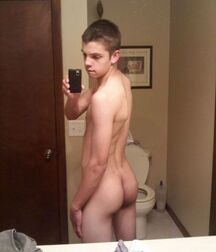 Naked Boy Selfies - They Love Themselves 5eb55b0fc33ae.jpg