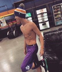 Shirtless Sexy Boys 5eb595da61a52.jpg