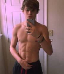 Shirtless Sexy Boys 5eb595efcb620.jpg