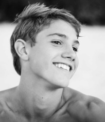 Shirtless Sexy Boys 5eb59605d1174.jpg
