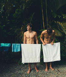 Shirtless Sexy Boys 5eb5960db345d.jpg