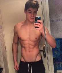 Shirtless Sexy Boys 5eb5960fd1061.jpg
