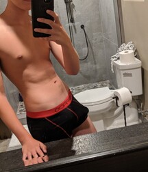 Selfie Twinks - multiple shots, teens, amateur 5eb80f36bd8bc.jpg