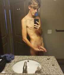 Selfie Twinks - multiple shots, teens, amateur 5eb80f4633bd6.jpg