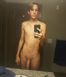 Selfie Twinks - multiple shots, teens, amateur 5eb80f4a5df01.jpg