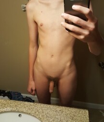 Selfie Twinks - multiple shots, teens, amateur 5eb80f520da13.jpg