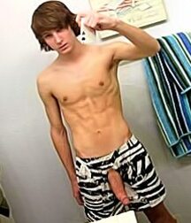 Selfies, Boys & Guys Sharing Hot Bods - Dicks