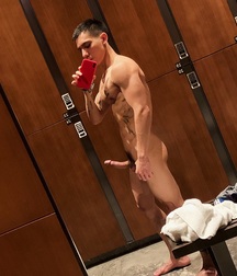Selfie Boys Porn - straight & gay - naked dicks 5ef90a589775c.jpg
