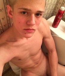 Selfie World - Hot Naked Boy Porn 5efbf141b794a.jpg