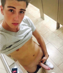 Selfie World - Hot Naked Boy Porn 5efbf14a6f1f8.png