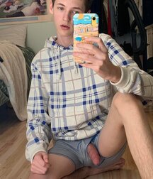 Selfie World - Hot Naked Boy Porn 5efbf14f5a549.jpg