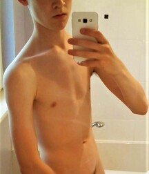 Selfie World - Hot Naked Boy Porn 5efbf164282d8.jpg