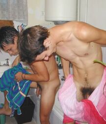 Naked Teen Boys - Str8, Gay & In Nature Porn