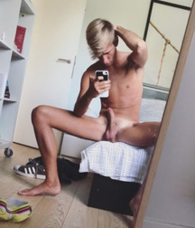 Selfie - Boys Porn Can't Help Clicking Their Dicks To Show 5fcf8af62d7e2.jpg