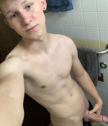 Selfies - Boys Porn, Cocks & Cell Phone - Gay & Straight 6060c27f80e3d.jpg