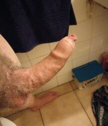 More Gay Tips - Foreskin Tips Overlapping the Head 60691587e19ac.jpg