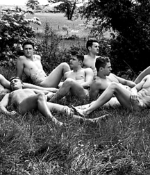 Vintage Pics - Naked Pose & Fun Outside Boys Porn 608fcada2fac0.png