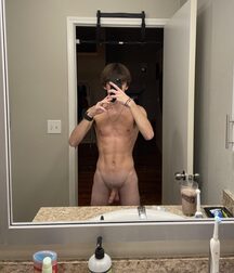 Selfie Boys - Cocks Drawn to Camera - Gay Porn 60b2ec14a8d24.jpg