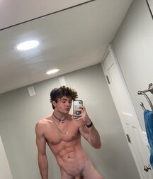 Selfie Boys - Cocks Drawn to Camera - Gay Porn 60b2ec2559d81.jpg