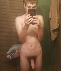 Selfie Boys - Cocks Drawn to Camera - Gay Porn 60b2ec7eb106a.jpg