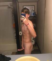 Selfie Boys Showing Cocks & Ass - Gay Porn 60f7777e19d14.jpg