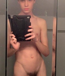 Selfie Boys Showing Cocks & Ass - Gay Porn 60f7779187fe6.jpg