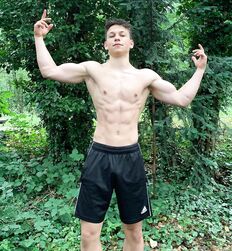 Muscle boys 