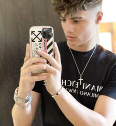lorenzzoo69 twink tube star selfie media