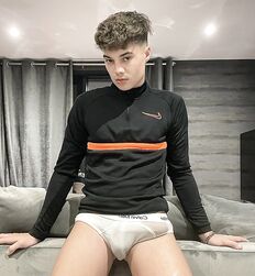 lorenzzoo69 twink tube star selfie media 