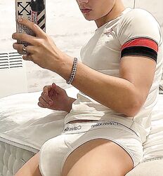 lorenzzoo69 twink tube star selfie media 